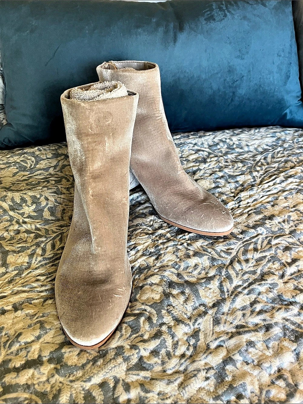Dolce Vita Velvet Ankle Boots US 9 M, 2.5” heel